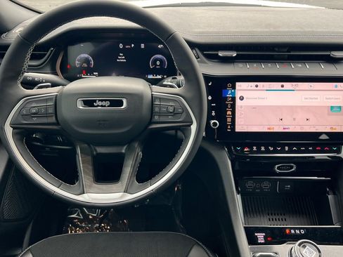New 2026 Jeep Grand Cherokee Altitude image 12