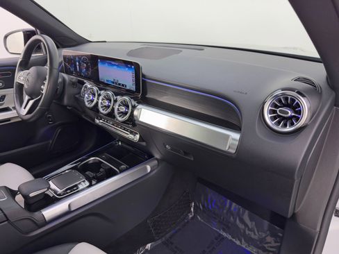 Used 2020 Mercedes-Benz GLB 250 4MATIC w/ AMG Line image 14
