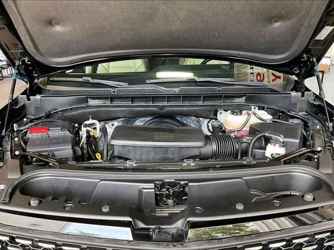 Used 2024 Cadillac Escalade Premium Luxury RWD image 29