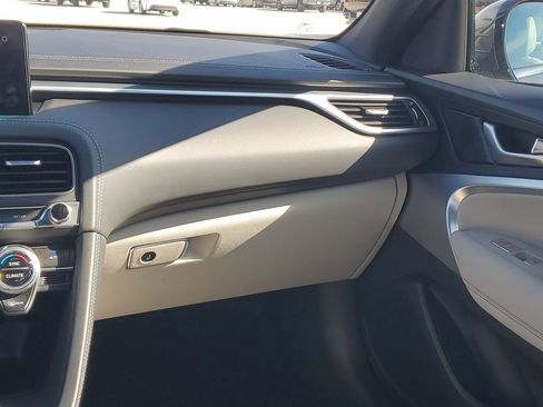 Used 2023 Genesis G70 2.0T image 26