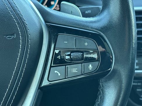 Used 2023 BMW 530e w/ Convenience Package image 27