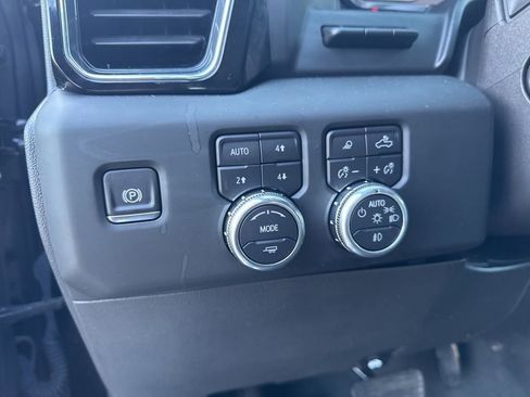 Used 2024 GMC Sierra 1500 Denali w/ Technology Package AWD/4WD image 9