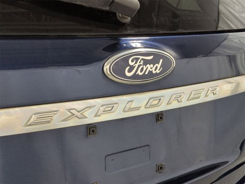 Used 2012 Ford Explorer XLT image 13