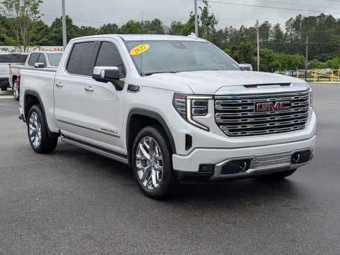 Used 2022 GMC Sierra 1500 Denali AWD/4WD image 3