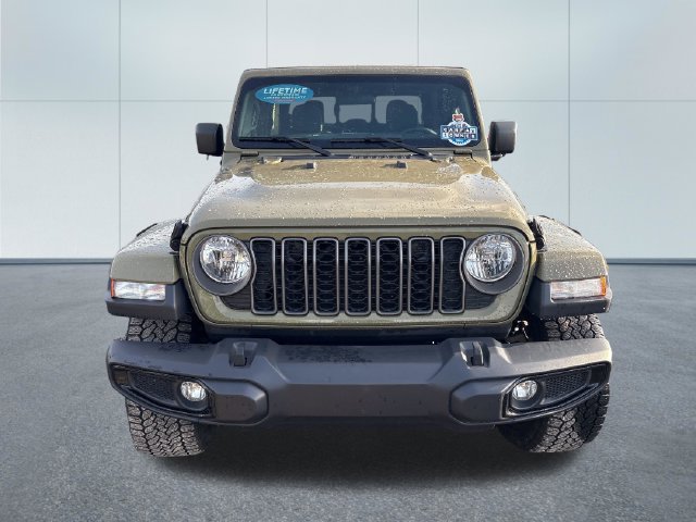 Used 2025 Jeep Gladiator Sport AWD/4WD image 6