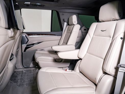 Used 2025 Cadillac Escalade Sport Platinum image 19