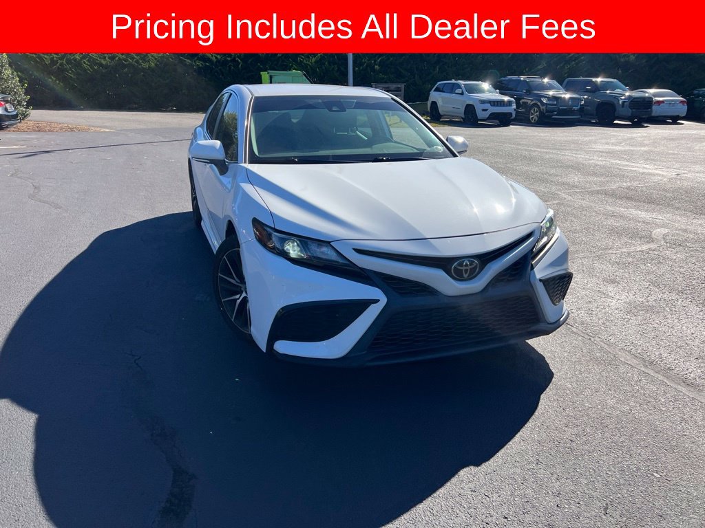 Used 2022 Toyota Camry SE FWD image 10