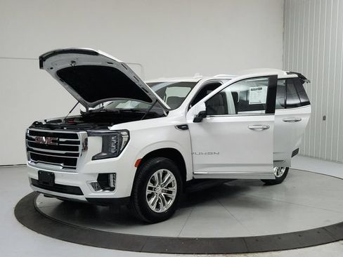 Used 2022 GMC Yukon SLT w/ SLT Luxury Package RWD image 11