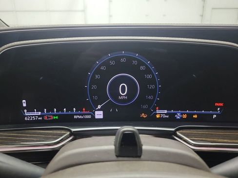 Used 2022 Cadillac Escalade ESV Premium Luxury image 17