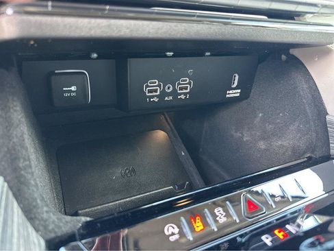 Used 2022 Jeep Wagoneer Series III w/ Premium Group I AWD/4WD image 26