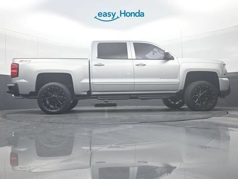 Used 2017 Chevrolet Silverado 1500 LT w/ All Star Edition AWD/4WD image 33