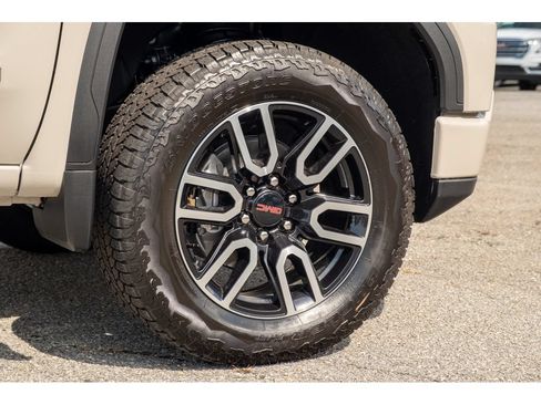New 2026 GMC Sierra 1500 AT4 w/ AT4 Premium Package AWD/4WD image 10