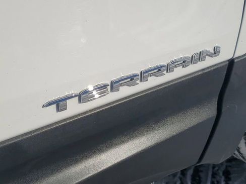 Used 2023 GMC Terrain SLE w/ Driver Convenience Package image 7