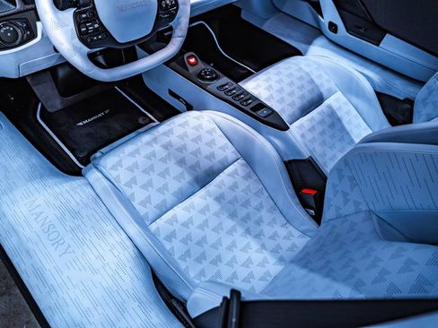 Used 2018 Ford GT RWD image 5