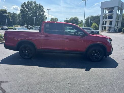 Used 2025 Honda Ridgeline Black Edition image 2