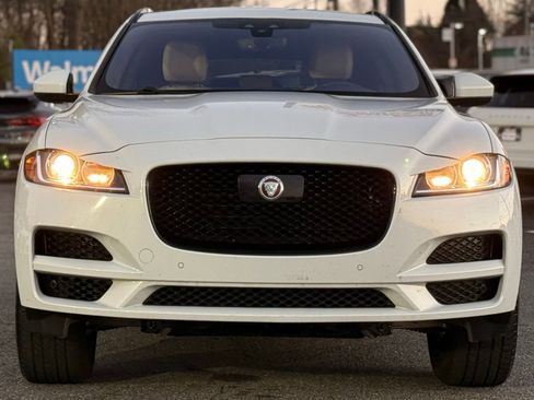 Used 2020 Jaguar F-PACE Premium image 8