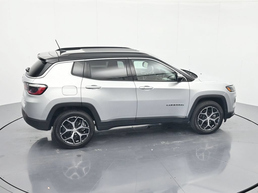 Used 2024 Jeep Compass Limited AWD/4WD image 31