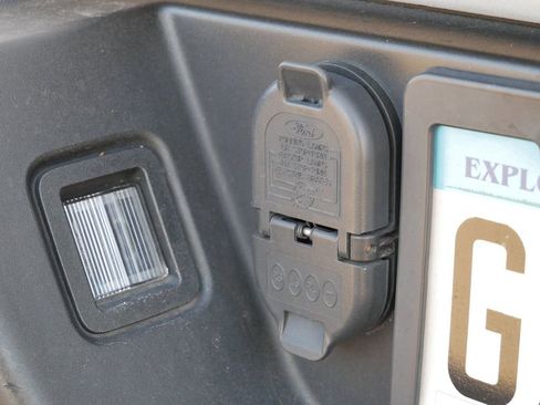 Used 2015 Ford F150 XLT w/ Equipment Group 302A Luxury image 21