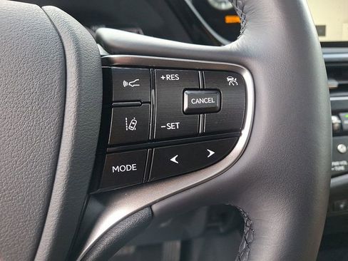 Used 2024 Lexus ES 350 w/ Premium Package image 23