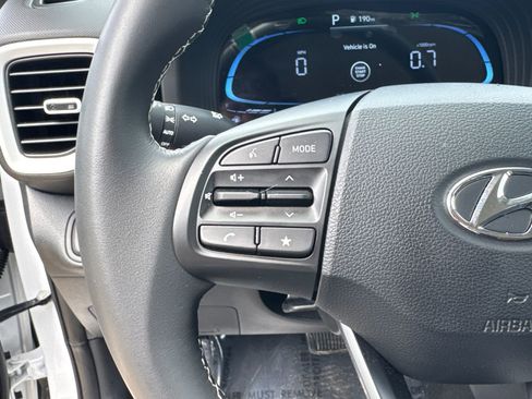 Certified 2026 Hyundai Venue SEL FWD image 25