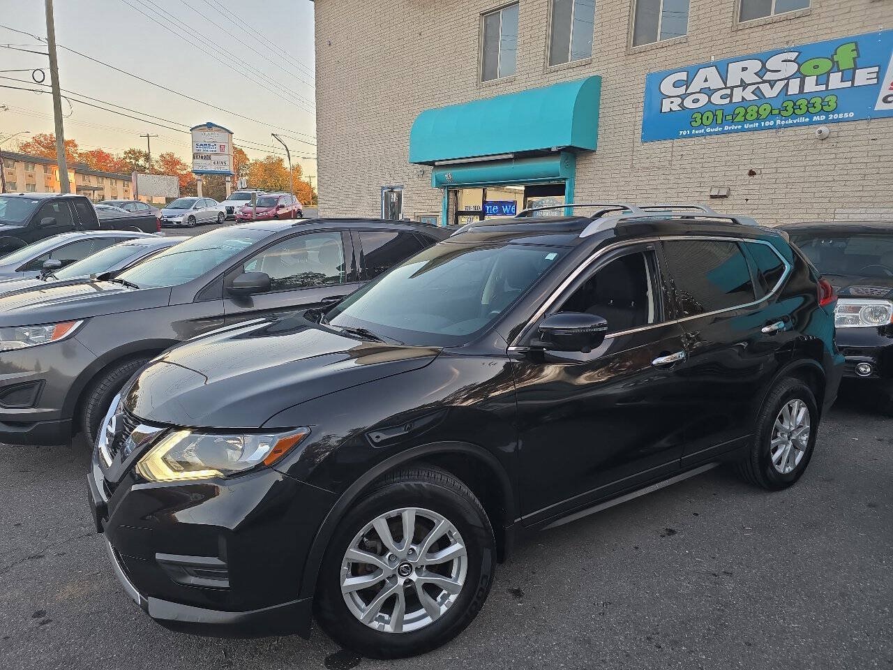 Used 2017 Nissan Rogue SV AWD/4WD image 4