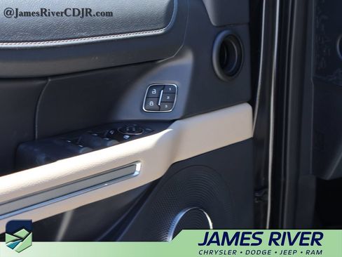 Used 2024 Ford Expedition Limited AWD/4WD image 23
