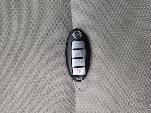 Used 2021 Nissan Rogue Sport SV AWD/4WD image 32