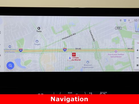 Used 2025 Toyota Sienna XLE Woodland Edition image 21