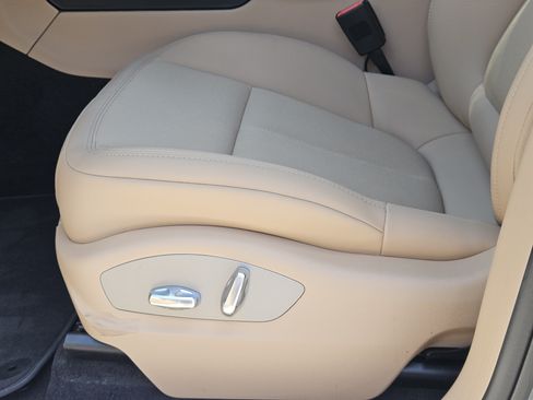 Certified 2026 Porsche Macan AWD/4WD image 25