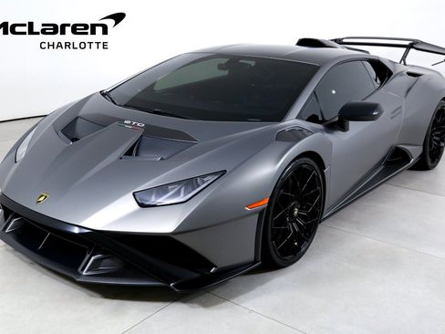 Used 2021 Lamborghini Huracan STO RWD image 1