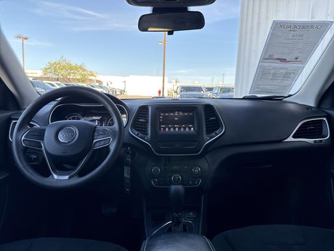 Used 2019 Jeep Cherokee Latitude w/ Popular Appearance Group image 15