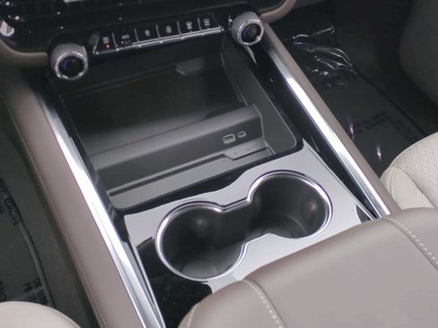 New 2026 Chevrolet Suburban LS AWD/4WD image 18