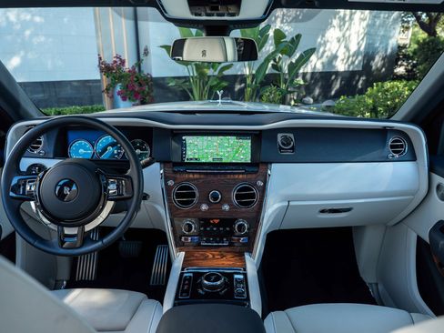 Certified 2022 Rolls-Royce Cullinan image 4