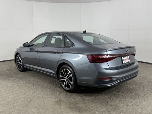 Used 2025 Volkswagen Jetta Sport FWD image 5