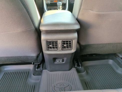 Used 2025 Toyota RAV4 XLE FWD image 24