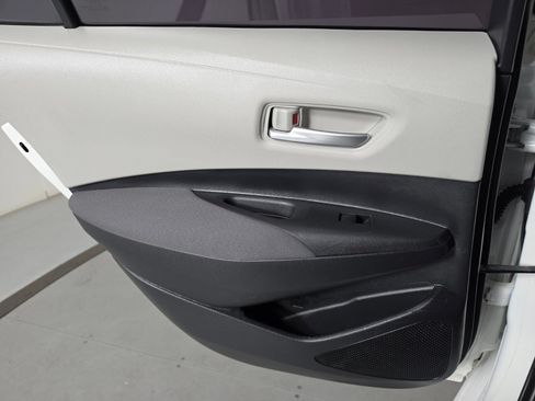 Used 2021 Toyota Corolla LE w/ LE Convenience Package FWD image 23