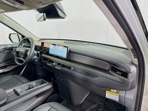New 2026 Kia EV9 Wind image 38