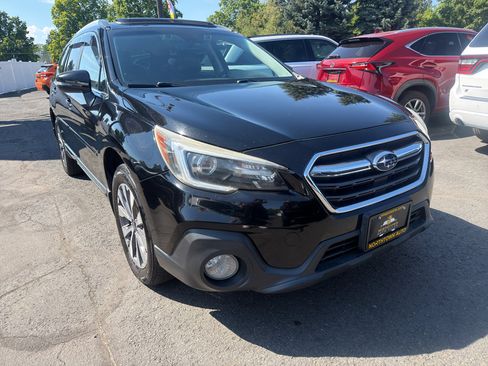 Used 2018 Subaru Outback 3.6R Touring AWD/4WD image 10