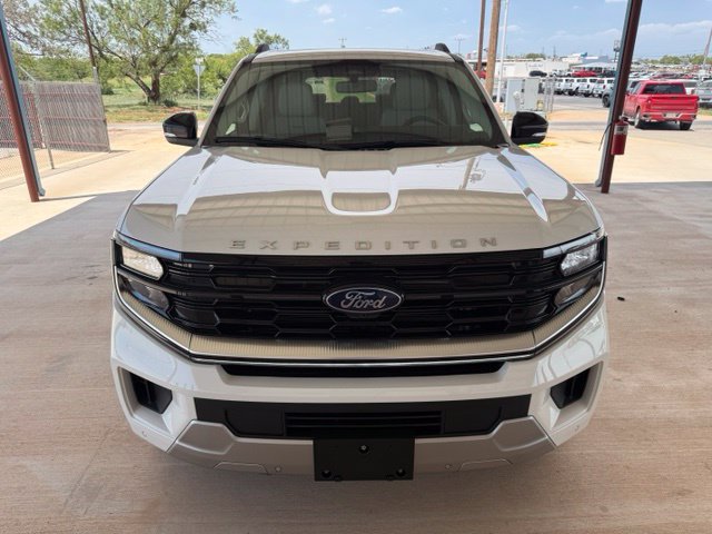 New 2026 Ford Expedition Platinum w/ Platinum Ultimate Package AWD/4WD image 2
