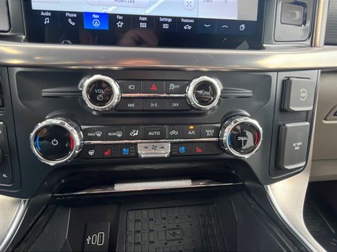 Used 2025 Ford F150 Platinum w/ Equipment Group 703A Plus AWD/4WD image 17