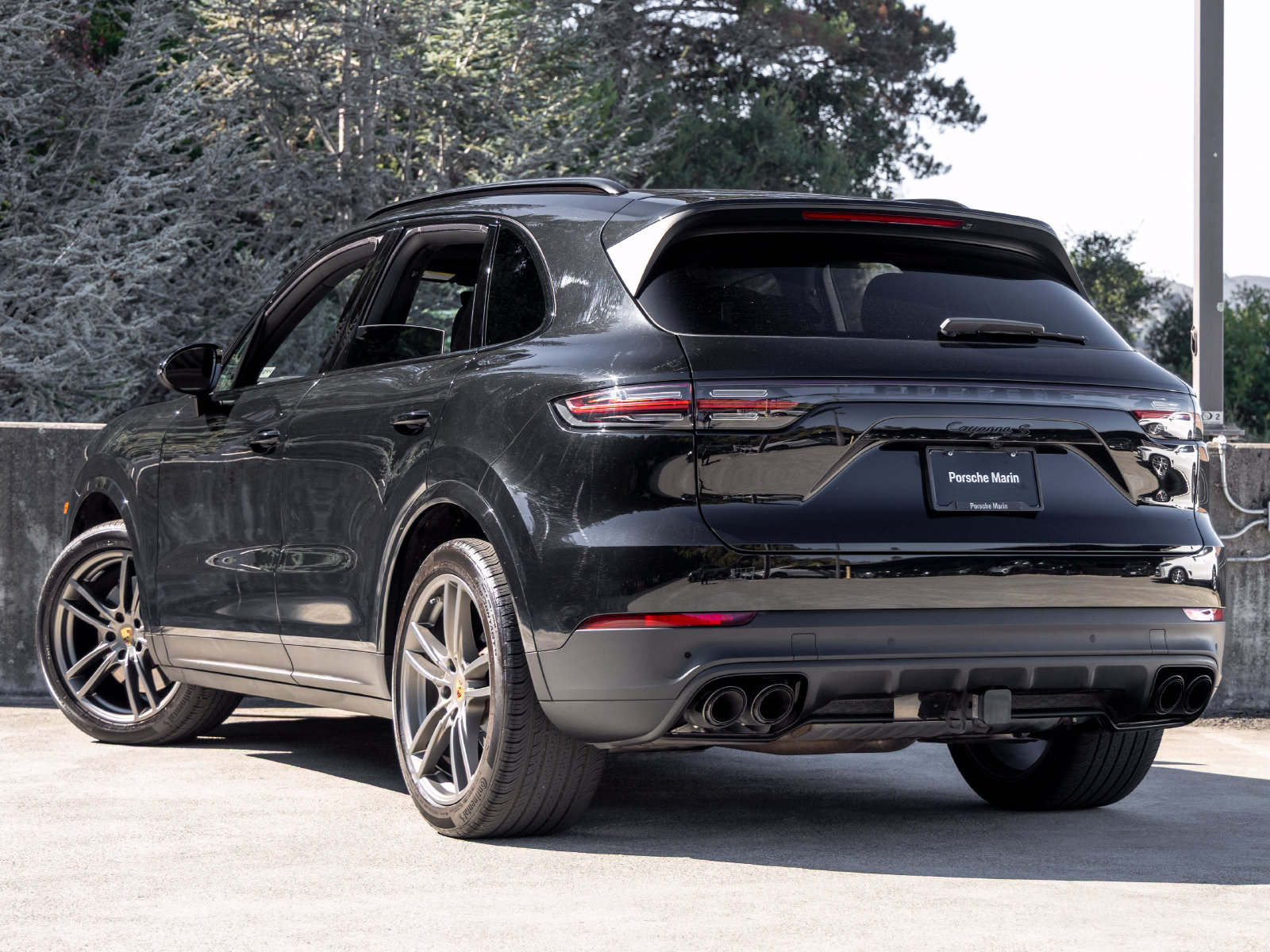 Used 2023 Porsche Cayenne S Platinum AWD/4WD image 3