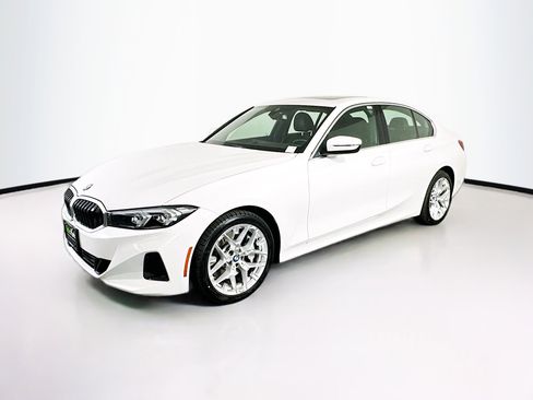 Used 2025 BMW 330i Sedan image 3