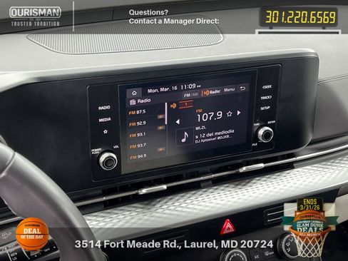 Used 2024 Kia Carnival LX image 11