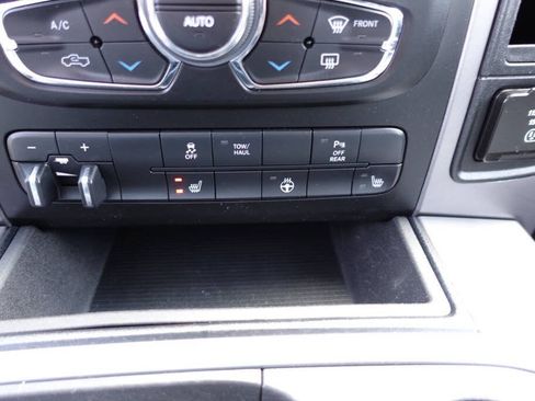 Used 2022 RAM 1500 Classic SLT w/ Electronics Convenience Group AWD/4WD image 48