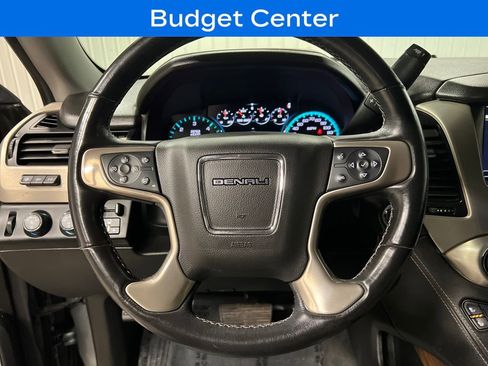 Used 2020 GMC Yukon XL Denali w/ Denali Premium Package image 25