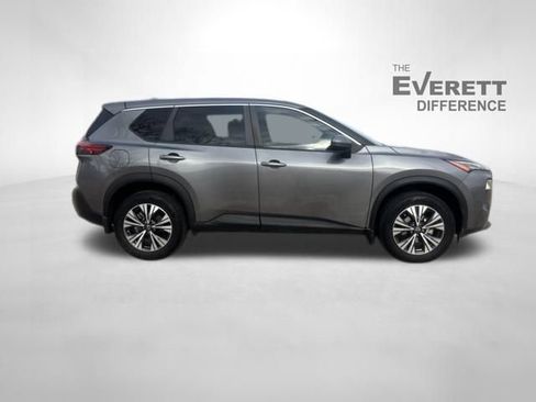 Used 2023 Nissan Rogue SV image 10