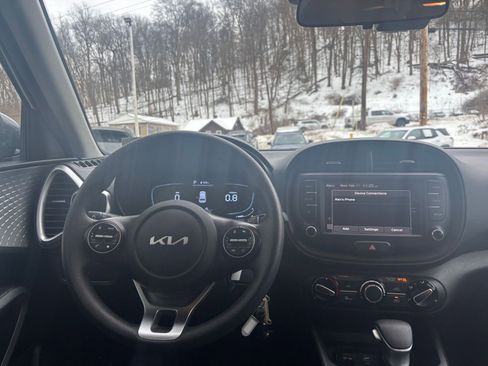 Used 2025 Kia Soul LX w/ LX Technology Package image 32