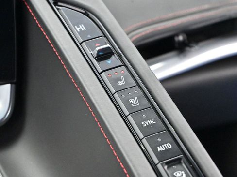 Used 2021 Chevrolet Corvette Stingray Premium Conv w/ Z51 Performance Package image 29