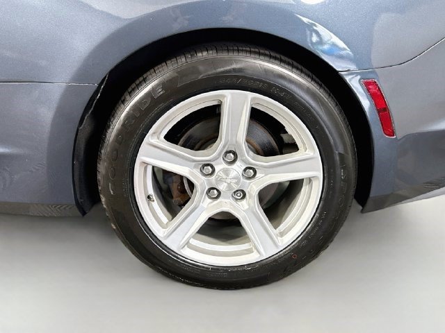 Used 2020 Chevrolet Camaro LT RWD image 34