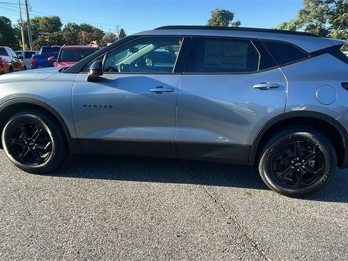 New 2025 Chevrolet Blazer LT w/ Midnight/Sport Edition image 8